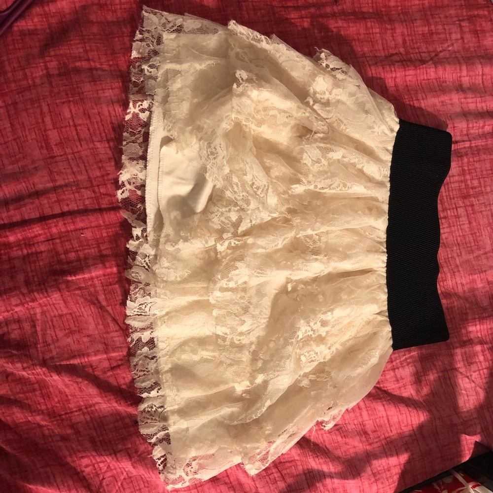 White Fluffy Skirt With Black Border